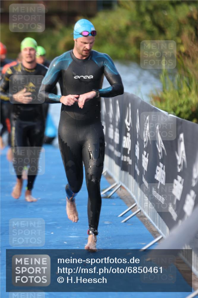 25.08.2024 - Elbe Triathlon Hamburg H.Heesch http://msf.ph/oto/6850461 25.08.2024 08:58:41 Schwimmen 208, 211, 236, 241, 243, 266, 283, 294, 308, 313 meine-sportfotos.de