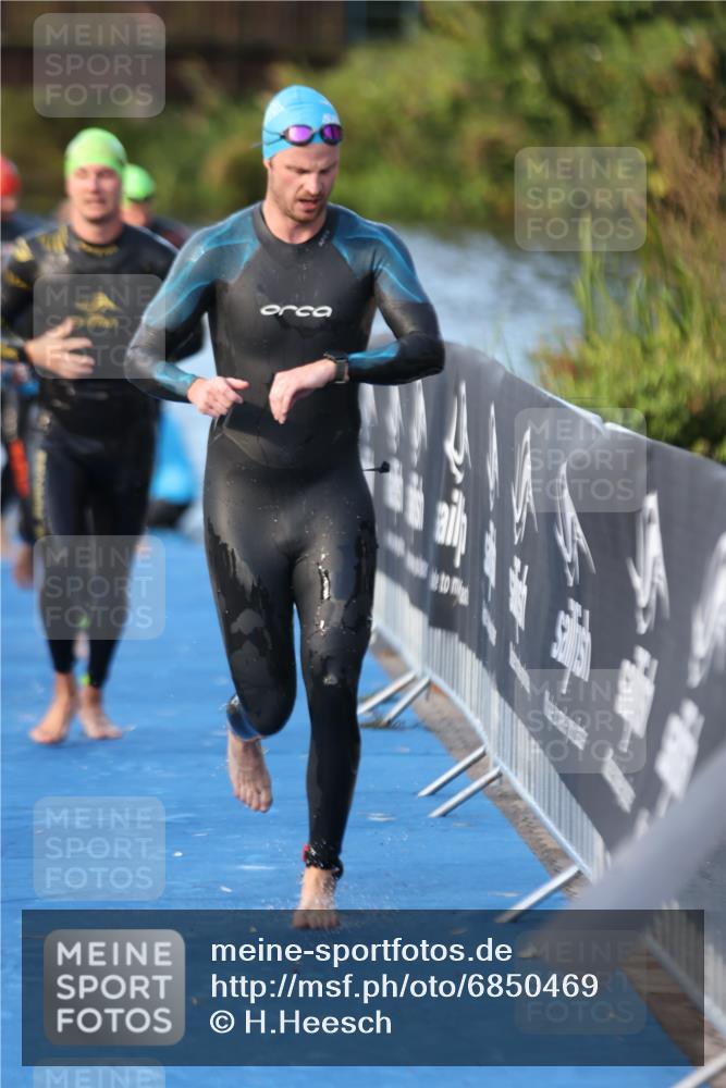 25.08.2024 - Elbe Triathlon Hamburg H.Heesch http://msf.ph/oto/6850469 25.08.2024 08:58:41 Schwimmen 208, 211, 236, 241, 243, 266, 283, 294, 308, 313 meine-sportfotos.de