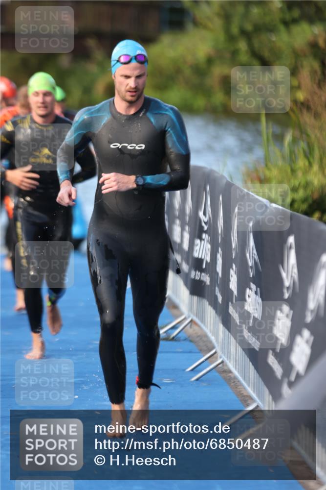 25.08.2024 - Elbe Triathlon Hamburg H.Heesch http://msf.ph/oto/6850487 25.08.2024 08:58:42 Schwimmen 208, 211, 236, 241, 243, 266, 283, 294, 308, 313 meine-sportfotos.de