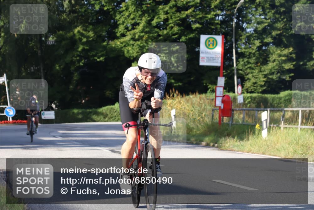 25.08.2024 - Elbe Triathlon Hamburg Fuchs,  Jonas http://msf.ph/oto/6850490 25.08.2024 09:13:41 Radfahren 138, 55, 143 meine-sportfotos.de