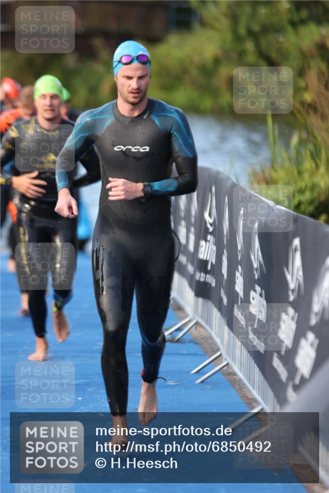 25.08.2024 - Elbe Triathlon Hamburg H.Heesch http://msf.ph/oto/6850492 25.08.2024 08:58:42 Schwimmen 208, 211, 236, 241, 243, 266, 283, 294, 308, 313 meine-sportfotos.de