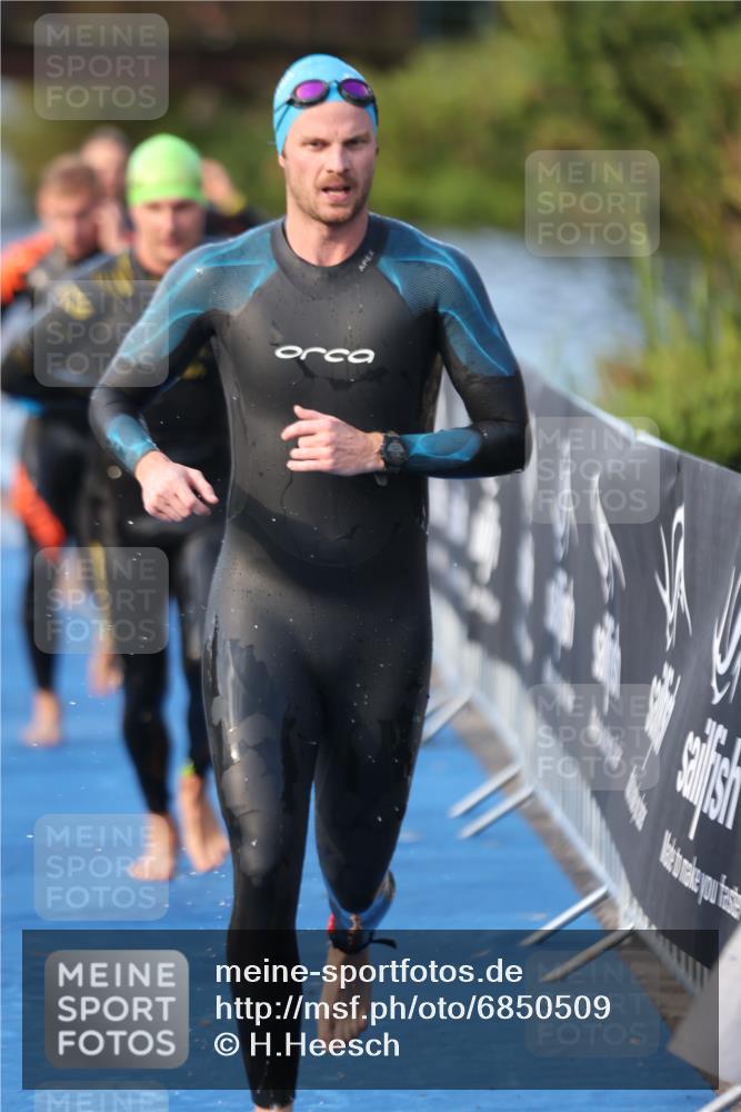 25.08.2024 - Elbe Triathlon Hamburg H.Heesch http://msf.ph/oto/6850509 25.08.2024 08:58:42 Schwimmen 208, 211, 236, 241, 243, 266, 283, 294, 308, 313 meine-sportfotos.de
