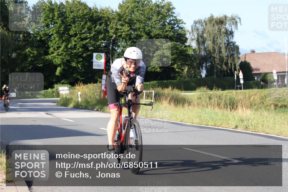 25.08.2024 - Elbe Triathlon Hamburg Fuchs,  Jonas http://msf.ph/oto/6850511 25.08.2024 09:13:42 Radfahren 138, 55, 143 meine-sportfotos.de
