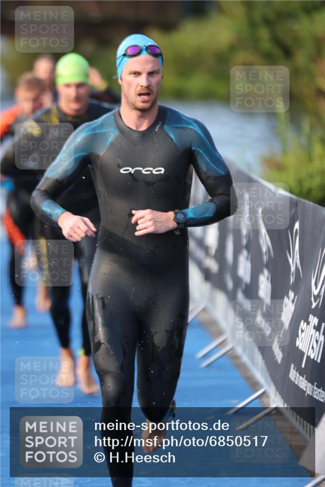 25.08.2024 - Elbe Triathlon Hamburg H.Heesch http://msf.ph/oto/6850517 25.08.2024 08:58:42 Schwimmen 208, 211, 236, 241, 243, 266, 283, 294, 308, 313 meine-sportfotos.de