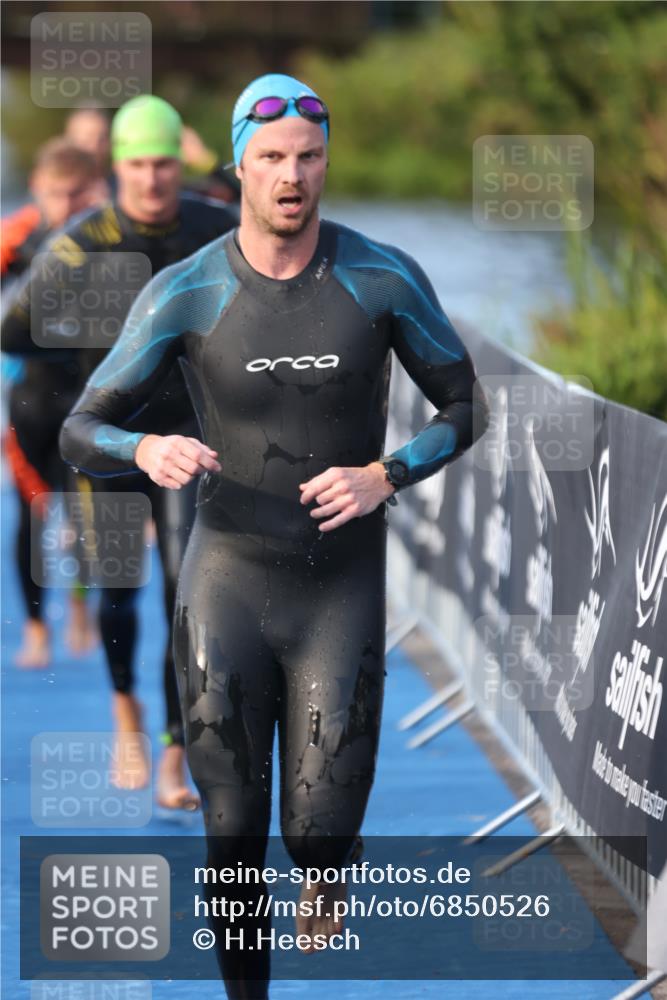 25.08.2024 - Elbe Triathlon Hamburg H.Heesch http://msf.ph/oto/6850526 25.08.2024 08:58:42 Schwimmen 208, 211, 236, 241, 243, 266, 283, 294, 308, 313 meine-sportfotos.de