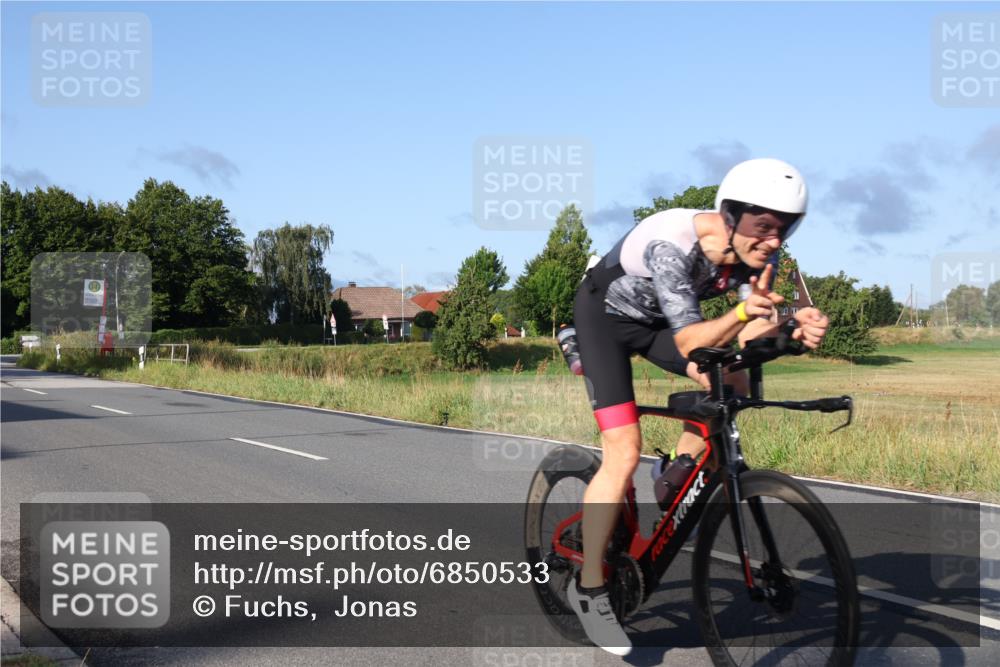 25.08.2024 - Elbe Triathlon Hamburg Fuchs,  Jonas http://msf.ph/oto/6850533 25.08.2024 09:13:42 Radfahren 138, 55, 143 meine-sportfotos.de