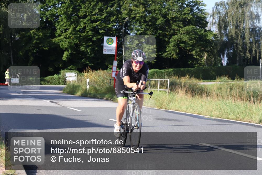25.08.2024 - Elbe Triathlon Hamburg Fuchs,  Jonas http://msf.ph/oto/6850541 25.08.2024 09:13:45 Radfahren 55, 143 meine-sportfotos.de