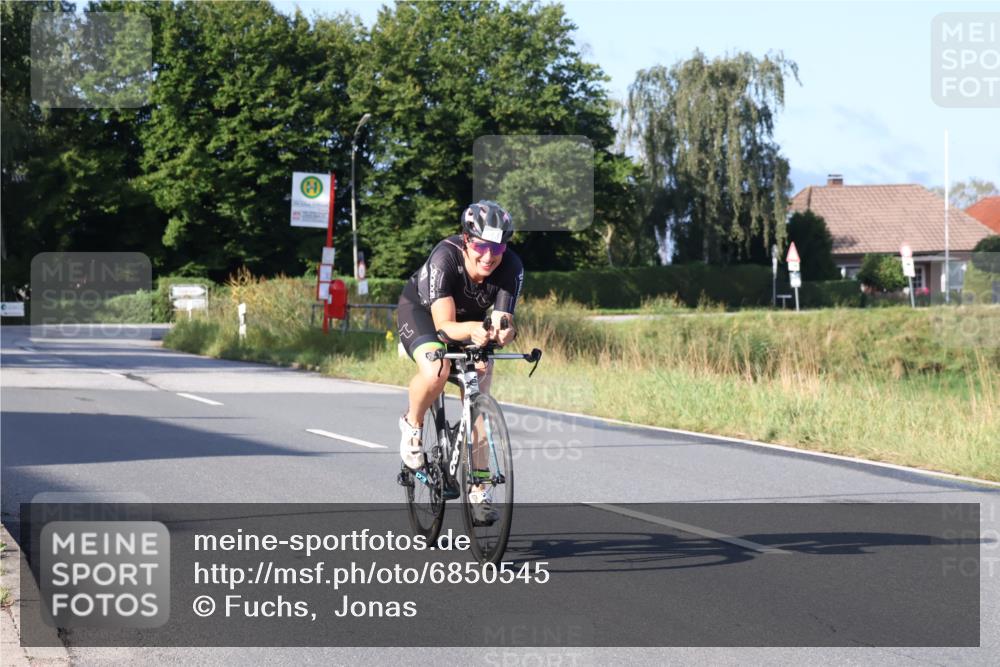 25.08.2024 - Elbe Triathlon Hamburg Fuchs,  Jonas http://msf.ph/oto/6850545 25.08.2024 09:13:45 Radfahren 55, 143 meine-sportfotos.de