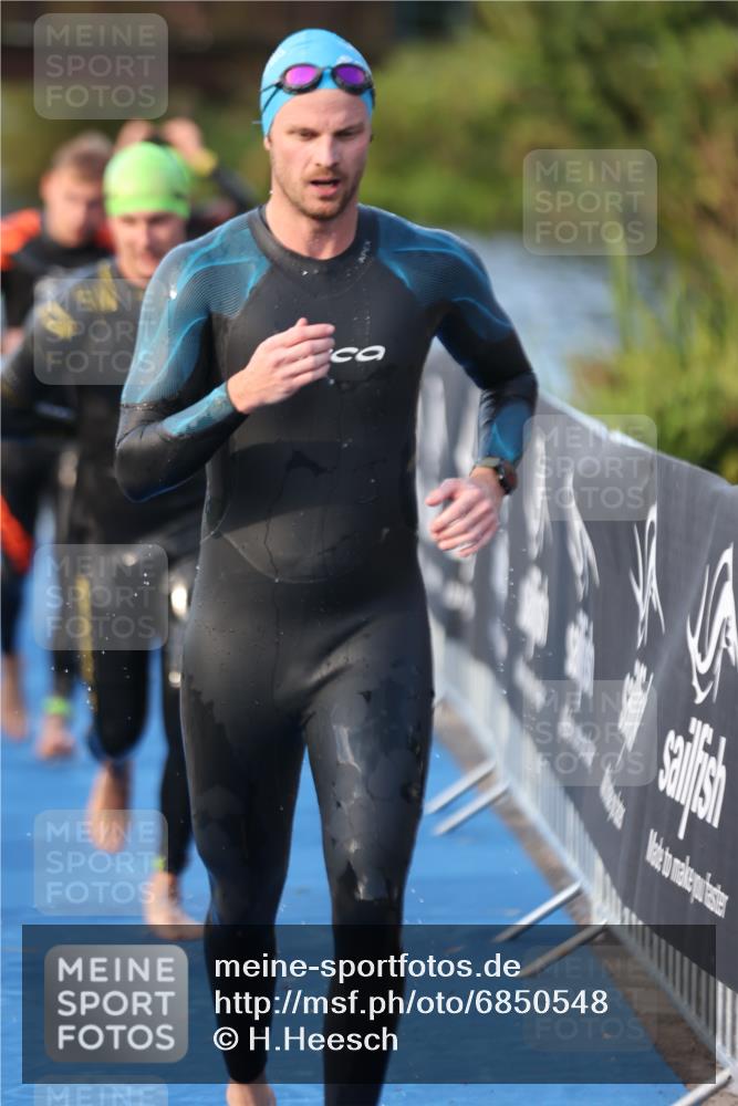 25.08.2024 - Elbe Triathlon Hamburg H.Heesch http://msf.ph/oto/6850548 25.08.2024 08:58:43 Schwimmen 203, 208, 211, 236, 241, 243, 266, 283, 294, 308, 313 meine-sportfotos.de
