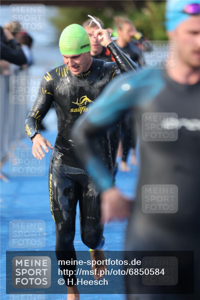 25.08.2024 - Elbe Triathlon Hamburg H.Heesch http://msf.ph/oto/6850584 25.08.2024 08:58:44 Schwimmen 203, 208, 211, 236, 241, 243, 266, 283, 294, 308, 313 meine-sportfotos.de