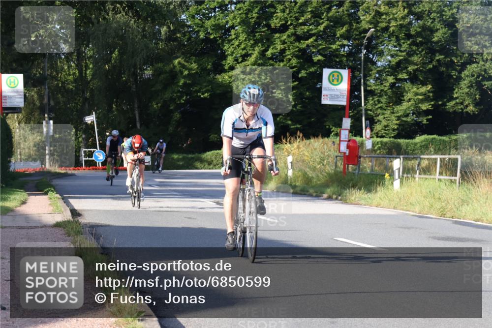 25.08.2024 - Elbe Triathlon Hamburg Fuchs,  Jonas http://msf.ph/oto/6850599 25.08.2024 09:13:59 Radfahren 286, 33, 317 meine-sportfotos.de