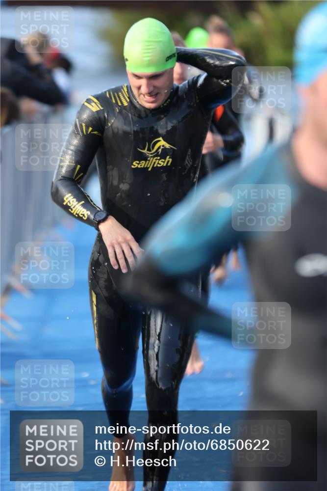 25.08.2024 - Elbe Triathlon Hamburg H.Heesch http://msf.ph/oto/6850622 25.08.2024 08:58:44 Schwimmen 203, 208, 211, 236, 241, 243, 266, 283, 294, 308, 313 meine-sportfotos.de