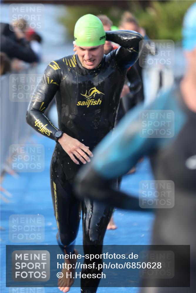25.08.2024 - Elbe Triathlon Hamburg H.Heesch http://msf.ph/oto/6850628 25.08.2024 08:58:44 Schwimmen 203, 208, 211, 236, 241, 243, 266, 283, 294, 308, 313 meine-sportfotos.de