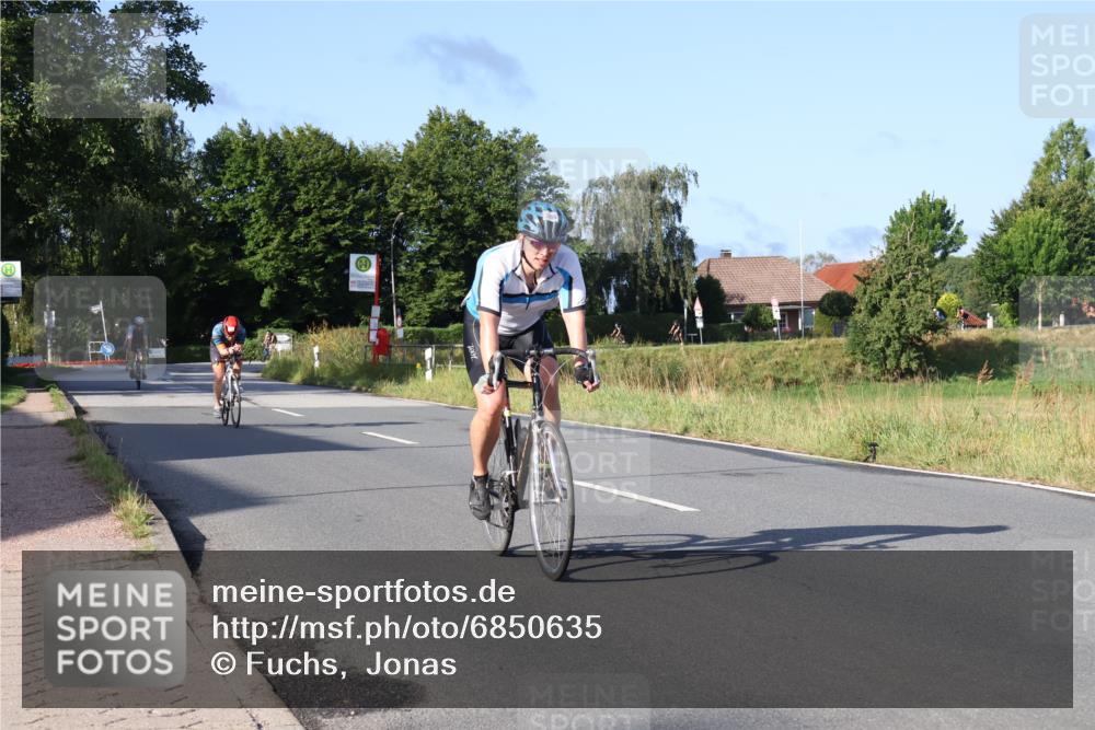 25.08.2024 - Elbe Triathlon Hamburg Fuchs,  Jonas http://msf.ph/oto/6850635 25.08.2024 09:14:00 Radfahren 286, 33, 317 meine-sportfotos.de