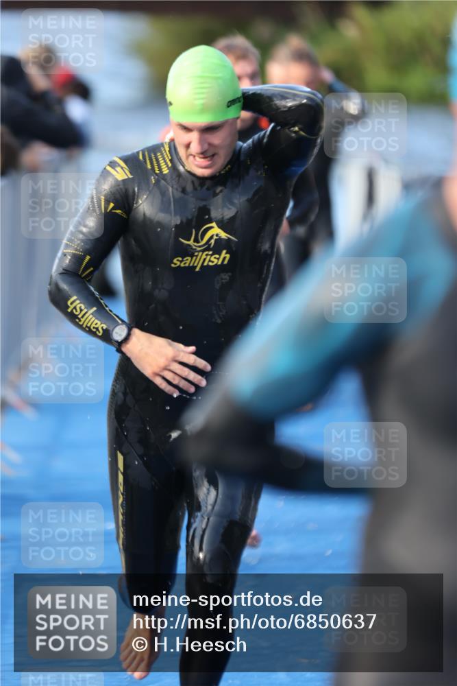 25.08.2024 - Elbe Triathlon Hamburg H.Heesch http://msf.ph/oto/6850637 25.08.2024 08:58:44 Schwimmen 203, 208, 211, 236, 241, 243, 266, 283, 294, 308, 313 meine-sportfotos.de