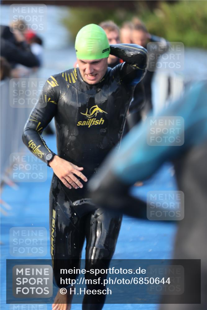 25.08.2024 - Elbe Triathlon Hamburg H.Heesch http://msf.ph/oto/6850644 25.08.2024 08:58:44 Schwimmen 203, 208, 211, 236, 241, 243, 266, 283, 294, 308, 313 meine-sportfotos.de