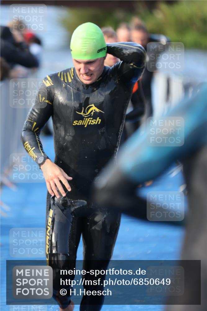 25.08.2024 - Elbe Triathlon Hamburg H.Heesch http://msf.ph/oto/6850649 25.08.2024 08:58:44 Schwimmen 203, 208, 211, 236, 241, 243, 266, 283, 294, 308, 313 meine-sportfotos.de