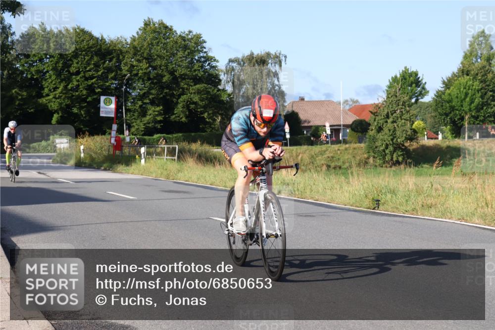 25.08.2024 - Elbe Triathlon Hamburg Fuchs,  Jonas http://msf.ph/oto/6850653 25.08.2024 09:14:02 Radfahren 286, 33, 317, 137, 114 meine-sportfotos.de