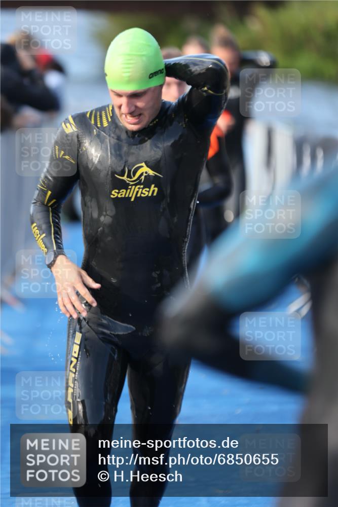 25.08.2024 - Elbe Triathlon Hamburg H.Heesch http://msf.ph/oto/6850655 25.08.2024 08:58:44 Schwimmen 203, 208, 211, 236, 241, 243, 266, 283, 294, 308, 313 meine-sportfotos.de