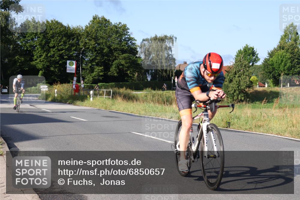 25.08.2024 - Elbe Triathlon Hamburg Fuchs,  Jonas http://msf.ph/oto/6850657 25.08.2024 09:14:02 Radfahren 286, 33, 317, 137, 114 meine-sportfotos.de