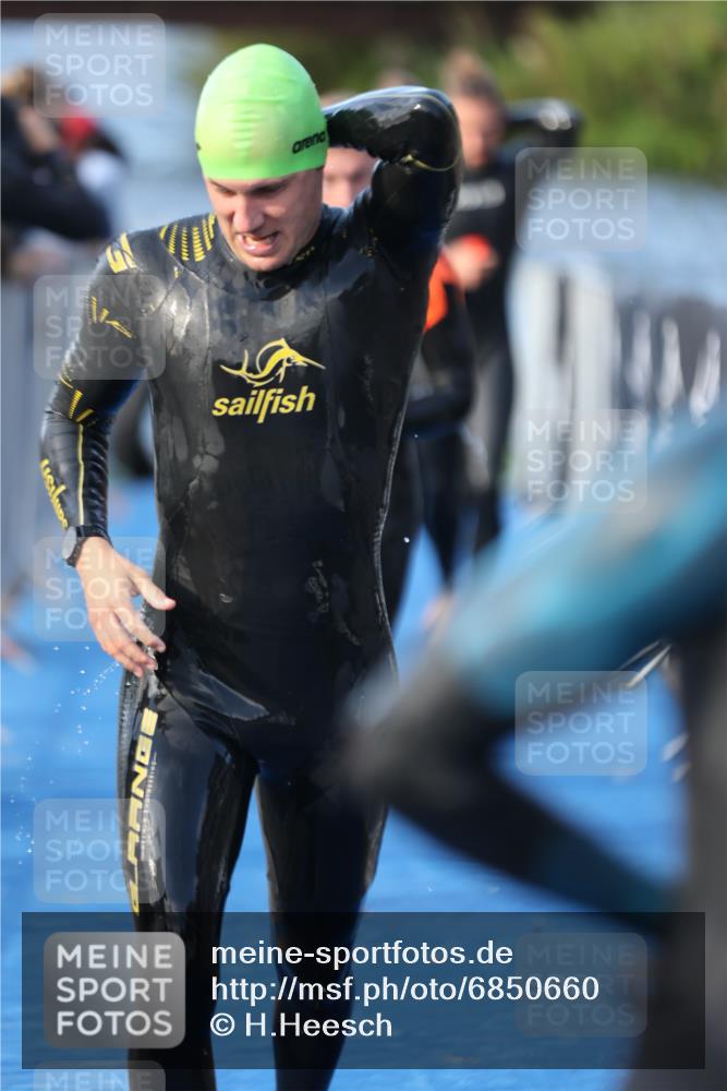 25.08.2024 - Elbe Triathlon Hamburg H.Heesch http://msf.ph/oto/6850660 25.08.2024 08:58:44 Schwimmen 203, 208, 211, 236, 241, 243, 266, 283, 294, 308, 313 meine-sportfotos.de