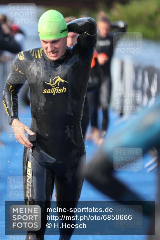 25.08.2024 - Elbe Triathlon Hamburg H.Heesch http://msf.ph/oto/6850666 25.08.2024 08:58:44 Schwimmen 203, 208, 211, 236, 241, 243, 266, 283, 294, 308, 313 meine-sportfotos.de