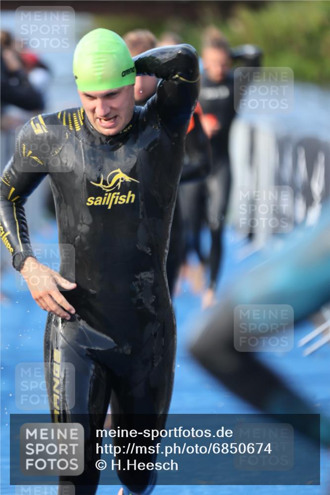 25.08.2024 - Elbe Triathlon Hamburg H.Heesch http://msf.ph/oto/6850674 25.08.2024 08:58:44 Schwimmen 203, 208, 211, 236, 241, 243, 266, 283, 294, 308, 313 meine-sportfotos.de