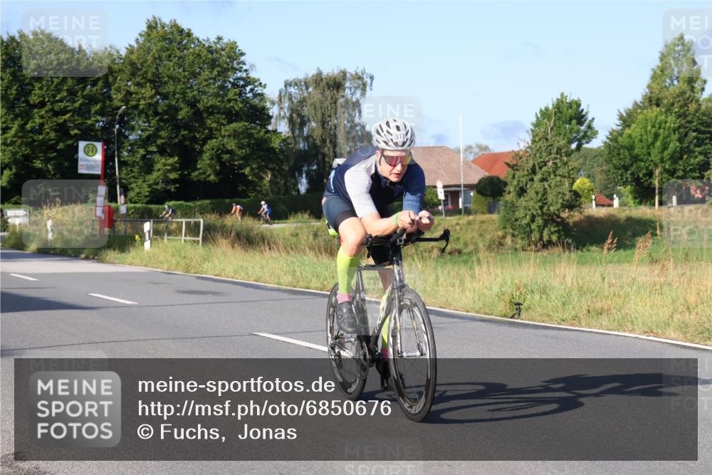 25.08.2024 - Elbe Triathlon Hamburg Fuchs,  Jonas http://msf.ph/oto/6850676 25.08.2024 09:14:04 Radfahren 286, 33, 317, 137, 114, 163 meine-sportfotos.de