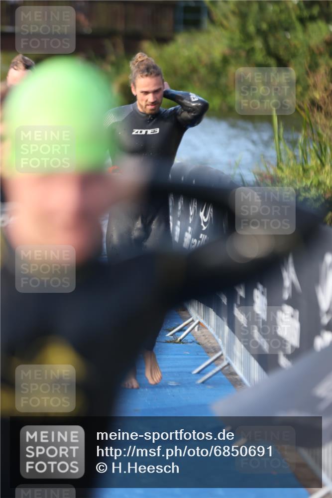 25.08.2024 - Elbe Triathlon Hamburg H.Heesch http://msf.ph/oto/6850691 25.08.2024 08:58:45 Schwimmen 203, 208, 211, 236, 241, 243, 266, 283, 294, 308, 313 meine-sportfotos.de