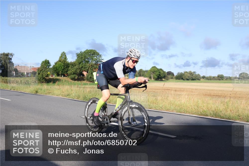 25.08.2024 - Elbe Triathlon Hamburg Fuchs,  Jonas http://msf.ph/oto/6850702 25.08.2024 09:14:04 Radfahren 286, 33, 317, 137, 114, 163 meine-sportfotos.de