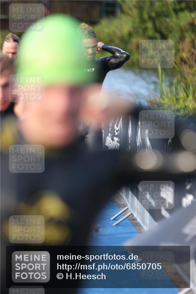 25.08.2024 - Elbe Triathlon Hamburg H.Heesch http://msf.ph/oto/6850705 25.08.2024 08:58:45 Schwimmen 203, 208, 211, 236, 241, 243, 266, 283, 294, 308, 313 meine-sportfotos.de