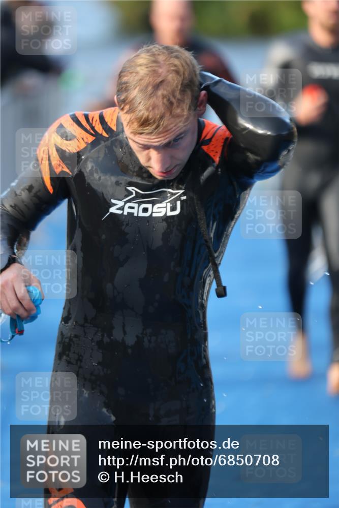 25.08.2024 - Elbe Triathlon Hamburg H.Heesch http://msf.ph/oto/6850708 25.08.2024 08:58:46 Schwimmen 203, 208, 211, 236, 241, 243, 266, 283, 294, 313 meine-sportfotos.de