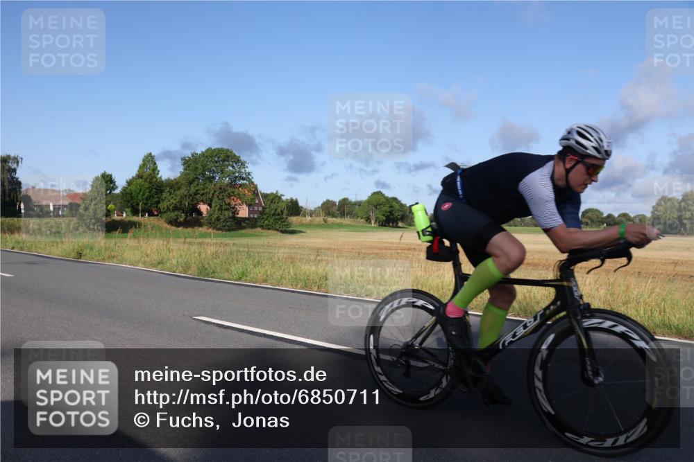 25.08.2024 - Elbe Triathlon Hamburg Fuchs,  Jonas http://msf.ph/oto/6850711 25.08.2024 09:14:04 Radfahren 286, 33, 317, 137, 114, 163 meine-sportfotos.de