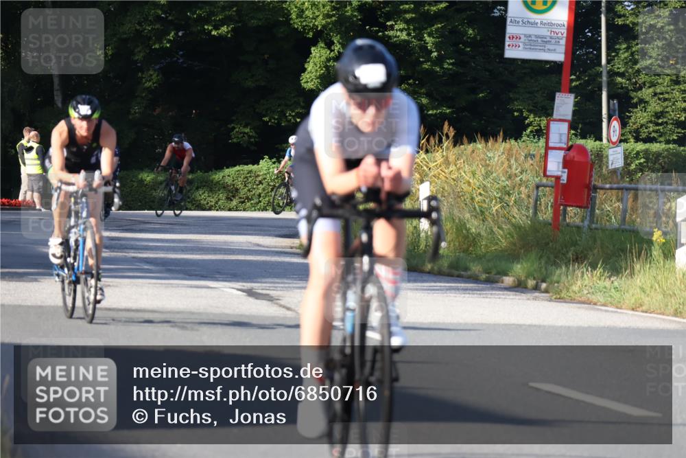 25.08.2024 - Elbe Triathlon Hamburg Fuchs,  Jonas http://msf.ph/oto/6850716 25.08.2024 09:14:07 Radfahren 33, 317, 137, 114, 163, 385 meine-sportfotos.de