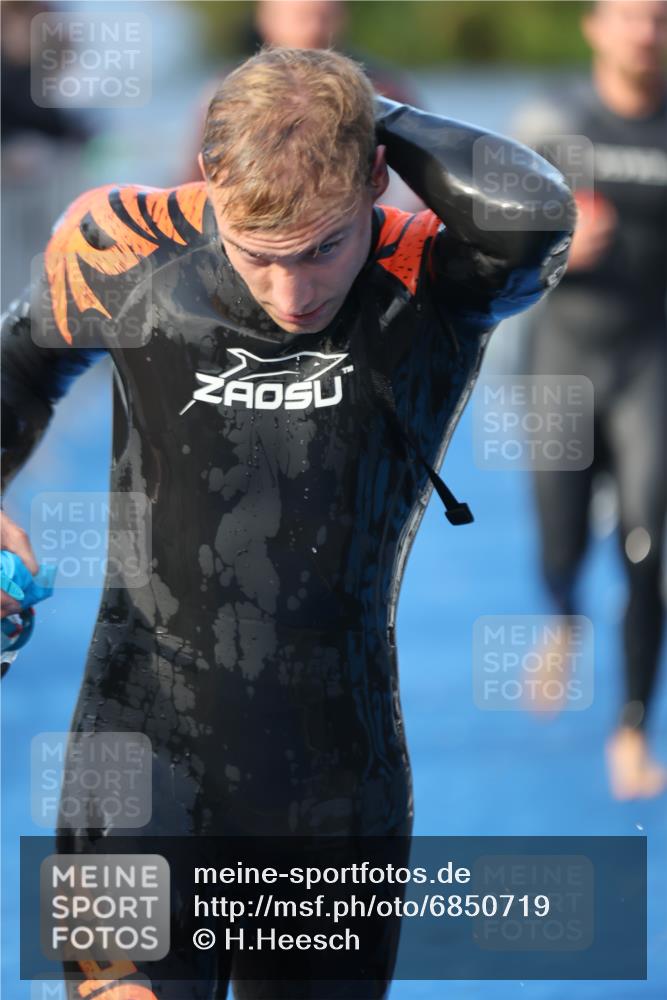 25.08.2024 - Elbe Triathlon Hamburg H.Heesch http://msf.ph/oto/6850719 25.08.2024 08:58:46 Schwimmen 203, 208, 211, 236, 241, 243, 266, 283, 294, 313 meine-sportfotos.de