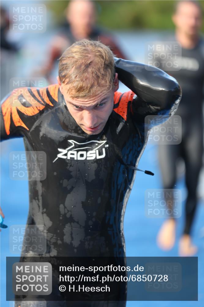 25.08.2024 - Elbe Triathlon Hamburg H.Heesch http://msf.ph/oto/6850728 25.08.2024 08:58:46 Schwimmen 203, 208, 211, 236, 241, 243, 266, 283, 294, 313 meine-sportfotos.de