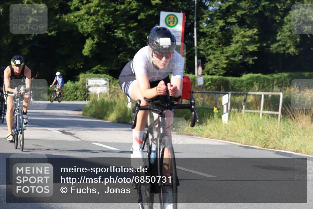 25.08.2024 - Elbe Triathlon Hamburg Fuchs,  Jonas http://msf.ph/oto/6850731 25.08.2024 09:14:07 Radfahren 33, 317, 137, 114, 163, 385 meine-sportfotos.de