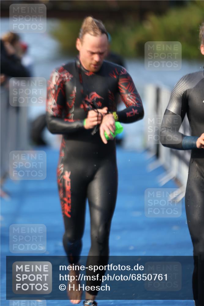25.08.2024 - Elbe Triathlon Hamburg H.Heesch http://msf.ph/oto/6850761 25.08.2024 08:58:47 Schwimmen 203, 208, 211, 236, 241, 243, 266, 283, 294, 313 meine-sportfotos.de