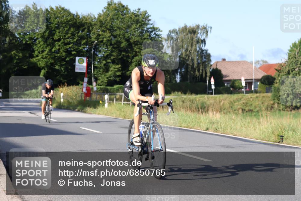 25.08.2024 - Elbe Triathlon Hamburg Fuchs,  Jonas http://msf.ph/oto/6850765 25.08.2024 09:14:09 Radfahren 317, 137, 114, 163, 385, 271, 305 meine-sportfotos.de