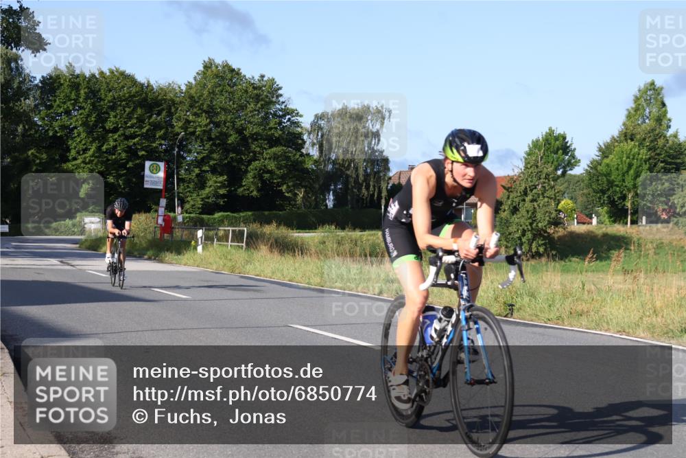 25.08.2024 - Elbe Triathlon Hamburg Fuchs,  Jonas http://msf.ph/oto/6850774 25.08.2024 09:14:09 Radfahren 317, 137, 114, 163, 385, 271, 305 meine-sportfotos.de