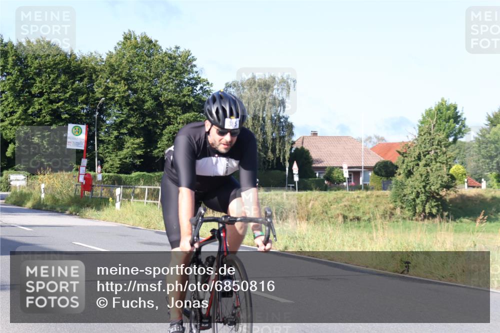 25.08.2024 - Elbe Triathlon Hamburg Fuchs,  Jonas http://msf.ph/oto/6850816 25.08.2024 09:14:12 Radfahren 137, 114, 163, 385, 271, 305, 175 meine-sportfotos.de