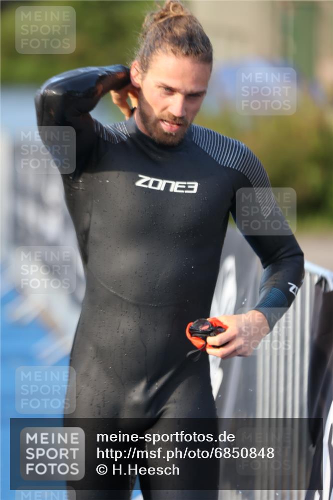 25.08.2024 - Elbe Triathlon Hamburg H.Heesch http://msf.ph/oto/6850848 25.08.2024 08:58:48 Schwimmen 203, 208, 211, 236, 241, 243, 266, 283, 294, 313 meine-sportfotos.de