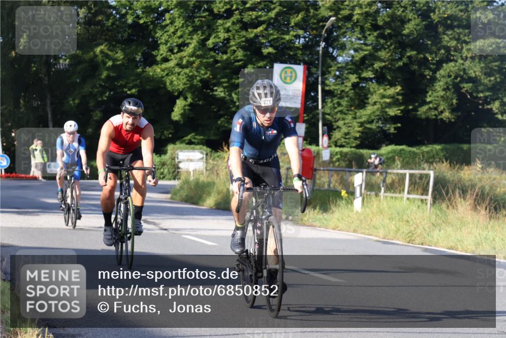 25.08.2024 - Elbe Triathlon Hamburg Fuchs,  Jonas http://msf.ph/oto/6850852 25.08.2024 09:14:14 Radfahren 114, 163, 385, 271, 305, 175 meine-sportfotos.de