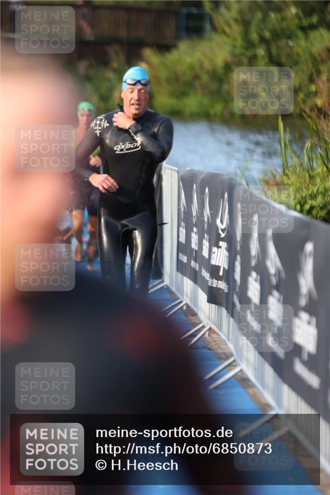25.08.2024 - Elbe Triathlon Hamburg H.Heesch http://msf.ph/oto/6850873 25.08.2024 08:58:50 Schwimmen 203, 208, 211, 236, 241, 266, 283, 294, 313 meine-sportfotos.de