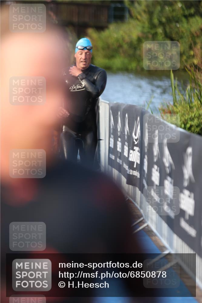 25.08.2024 - Elbe Triathlon Hamburg H.Heesch http://msf.ph/oto/6850878 25.08.2024 08:58:50 Schwimmen 203, 208, 211, 236, 241, 266, 283, 294, 313 meine-sportfotos.de
