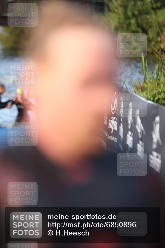 25.08.2024 - Elbe Triathlon Hamburg H.Heesch http://msf.ph/oto/6850896 25.08.2024 08:58:50 Schwimmen 203, 208, 211, 236, 241, 266, 283, 294, 313 meine-sportfotos.de