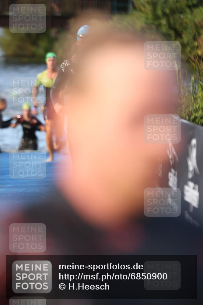 25.08.2024 - Elbe Triathlon Hamburg H.Heesch http://msf.ph/oto/6850900 25.08.2024 08:58:50 Schwimmen 203, 208, 211, 236, 241, 266, 283, 294, 313 meine-sportfotos.de
