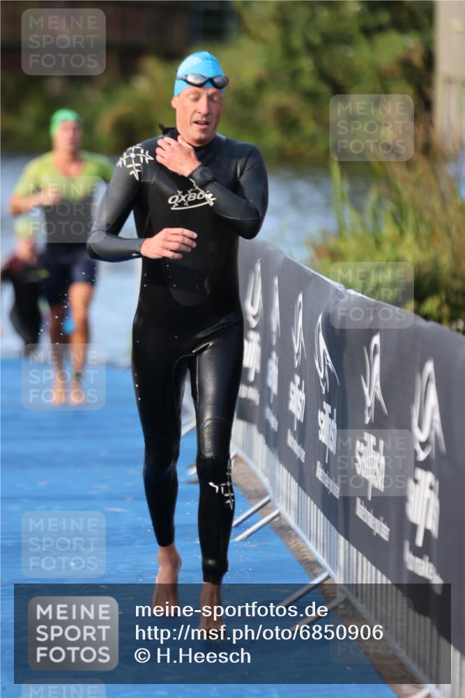 25.08.2024 - Elbe Triathlon Hamburg H.Heesch http://msf.ph/oto/6850906 25.08.2024 08:58:51 Schwimmen 203, 208, 211, 236, 241, 266, 283, 294, 313 meine-sportfotos.de