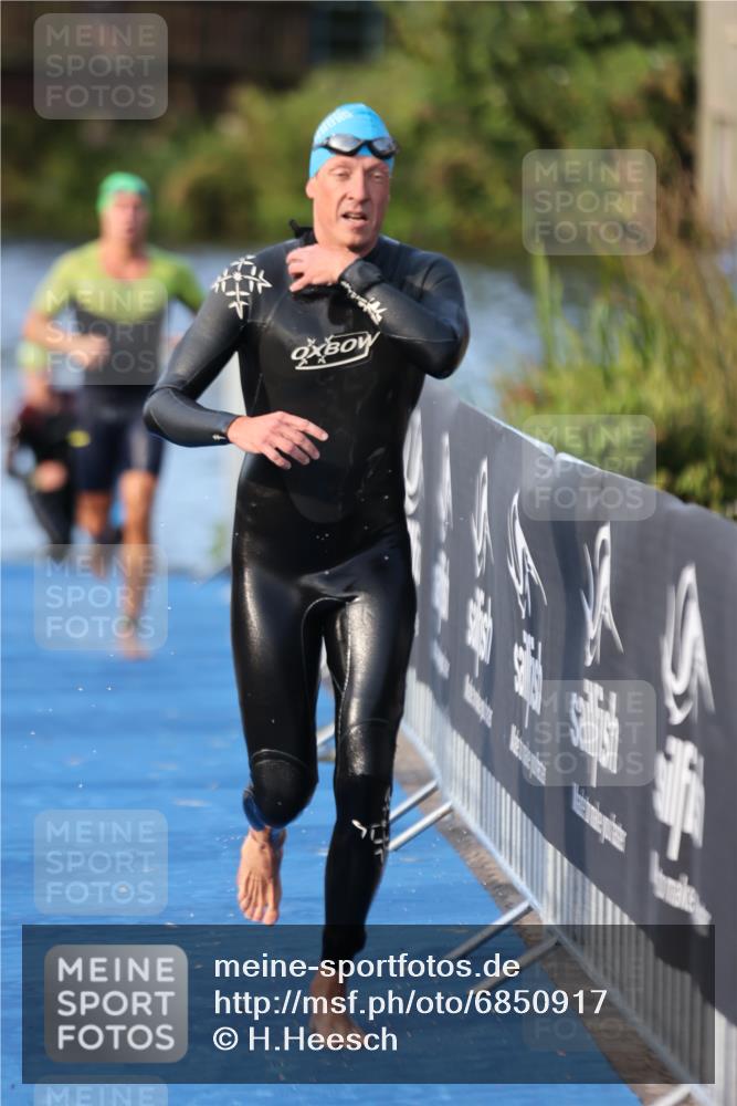 25.08.2024 - Elbe Triathlon Hamburg H.Heesch http://msf.ph/oto/6850917 25.08.2024 08:58:51 Schwimmen 203, 208, 211, 236, 241, 266, 283, 294, 313 meine-sportfotos.de