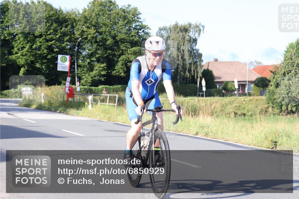 25.08.2024 - Elbe Triathlon Hamburg Fuchs,  Jonas http://msf.ph/oto/6850929 25.08.2024 09:14:16 Radfahren 163, 385, 271, 305, 175 meine-sportfotos.de